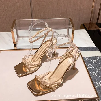 Novo srebro nosorogovo visoke pete, vsestranski oblačila, zmenki ženske čevlje, francoski romantični sandali, zlato sandali